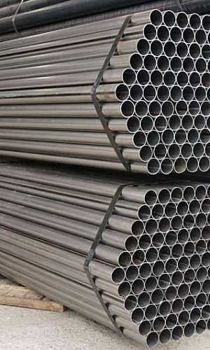 Tubo com costura Tubo com costura