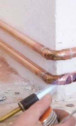 tubo de cobre para água quente